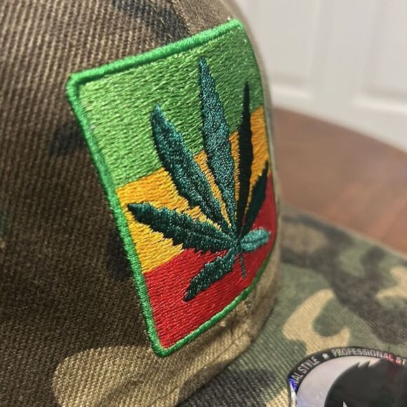 🔥🔥 Leaf Arica Rasta Reggae Snapback Hat - Great Condition 🔥🔥 - Picture 3 of 7